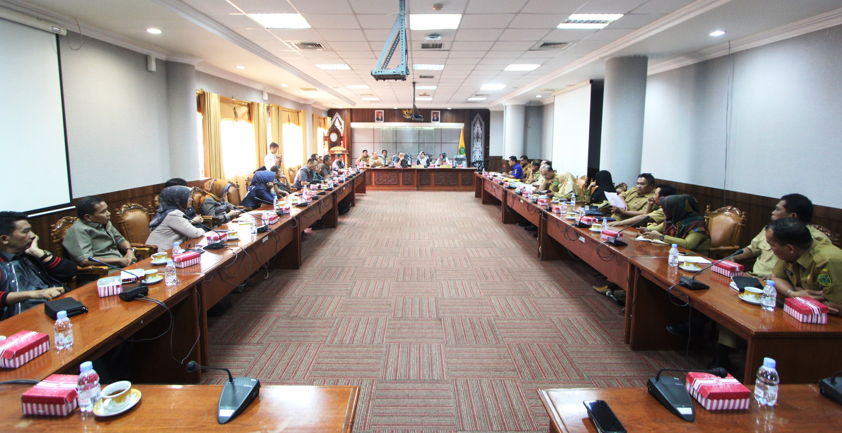 RAPAT GABUNGAN: DPRD Berau menggelar rapat gabungan mengenai pencemaran Sungai Segah, Selasa (7/1).