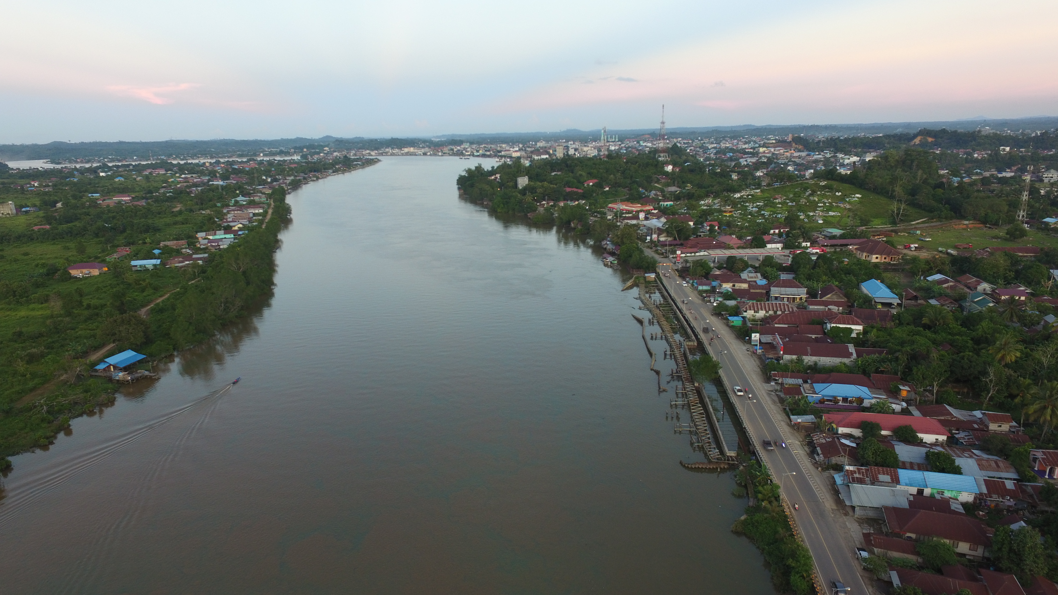 BELUM NORMAL: Kondisi Sungai Segah yang terpantau kembali mengalami perubahan warna (19/1).