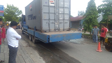 KELUARKAN EDARAN: Dishub Berau akan mengeluarkan surat edaran yang mengatur penggunaan fasilitas jalan umum dan jembatan, bagi kendaraan pengangkut peti kemas, alat berat dan angkutan barang lainnya.