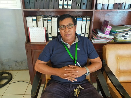 JUARA TINGKAT PROVINSI: Lurah Sambaliung Didi Mulyadi ketika ditemui di kantornya kemarin (13/10).