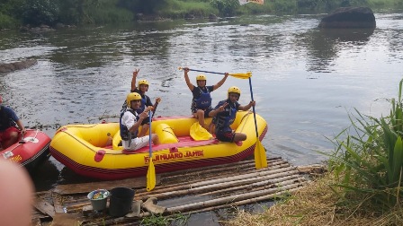 MASIH MANDIRI: Atlet-atlet Arum Jeram saat berlatih bersama sebelum pandemi Covid-19.