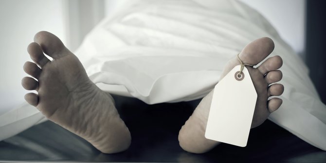 MEMBUSUK: Jenazah Kr (66), warga Kampung Tumbit Dayak, Kecamatan Sambaliung, saat ditemukan warga dalam kondisi mengenaskan.