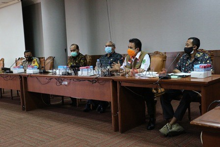PENERAPAN PROKES: Komisi I DPRD Berau menggelar pertemuan dengan Kepala Dinas Kesehatan dan Kepala BPBD Berau, membahas penerapan Perbup Protokol Kesehatan Covid-19, Kamis (14/1).