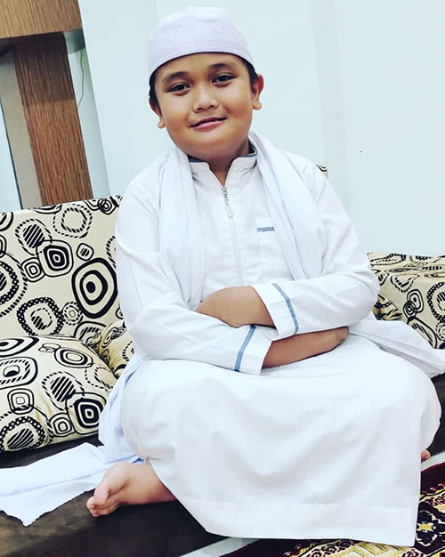 MEMBANGGAKAN: Muhammad Bakhiet, peraih juara satu tingkat nasional untuk lomba azan dan hafalan surah kategori SD kelas 1-3.