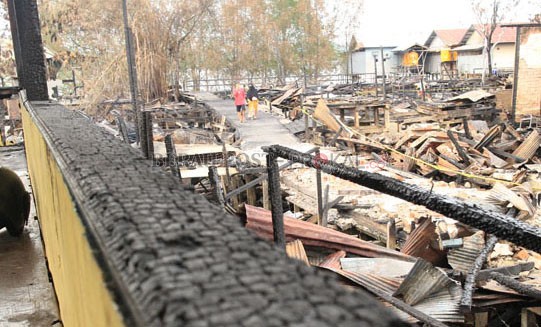 LAHAN BEKAS KEBAKARAN: Pemkab diminta segera memberi kejelasan terkait rencana pemanfaatan lahan di Jalan Ahmad Yani.