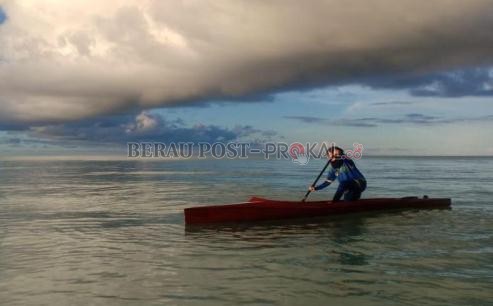 RUTIN BERLATIH: Atlet cabor dayung tetap menjalani latihan untuk persiapan Pra-Porprov tahun ini.