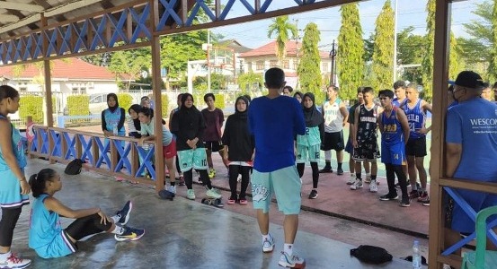 PROGRAM TERHENTI: Basket menjadi salah satu cabang yang harus kembali menghentikan program latihannya karena lapangan ditutup.