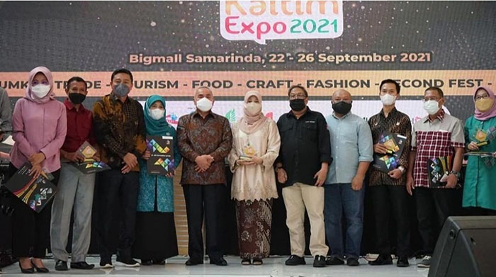 MENJANJIKAN: Wabup Gamalis saat menghadiri pelaksanaan Kaltim Expo 2021 yang dilaksanakan di Bigmall Samarinda sejak Rabu (22/9) hingga Minggu (26/9).