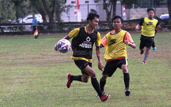 SELEKSI ATLET: Askab PSSI Berau mulai melakukan seleksi pemain untuk membentuk tim yang dipersiapkan untuk ajang Porprov 2022.