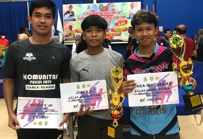 SUMBANG MEDALI: Tiga atlet cabang tenis meja Berau berhasil menyumbangkan medali di kejuaraan terbuka beberapa waktu lalu.