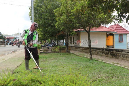 BAKAL DIHAPUSKAN: Pemerintah Pusat berencana menghapuskan sistem tenaga kerja honorer di lingkungan pemerintah mulai tahun depan.