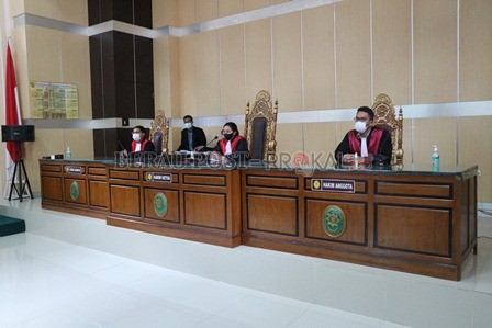 SIDANG VIRTUAL: Sidang dengan agenda pembacaan tuntutan oleh JPU, digelar secara virtual kemarin.