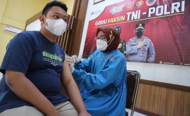 TUNTASKAN VAKSINASI: Dinas Kesehatan Berau terus berupaya mendorong masyarakat untuk pencapaian vaksinasi Covid-19.