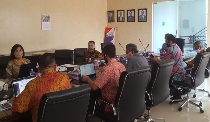 MEDIASI: Disnakertrasns Berau saat mediasi menyelesaikan salah satu konflik perusahaan dengan pekerja, beberapa waktu lalu.