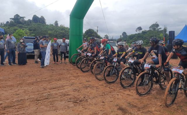 IKUT LOMBA: Atlet sepeda Berau saat ikut serta dalam ajang terbuka bertajuk Lomba Balap Sepeda MTB XC Open Race 2022 Kaltimtara di Berau, belum lama ini.