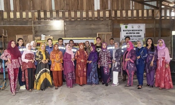 PELATIHAN: Pihak BUMA saat foto bersama dengan para peserta yang mengikuti pelatihan.