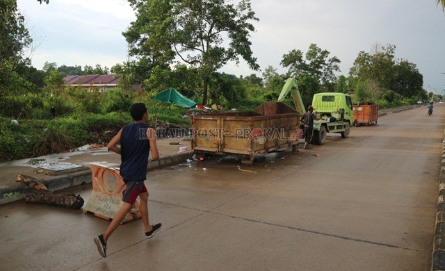 DIANGGAP SALAH TEMPAT: Amrol yang berada di Jalan H Isa III dianggap menganggu keindahan kota dan arus lalulintas.