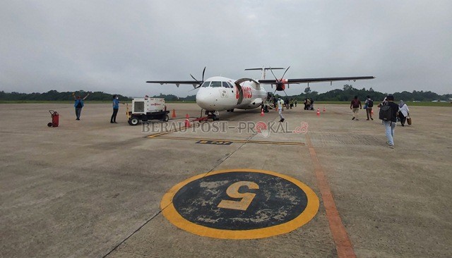 MASIH SATU MASKAPAI: Maskapai Wings Air, masih menjadi satu-satunya maskapai yang melayani penerbangan ke Bandara Kalimarau, Berau.