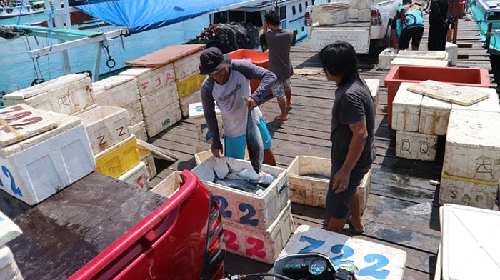KESULITAN MELAUT: Saat ini jumlah para nelayan kesulitan melaut karena cuaca buruk.