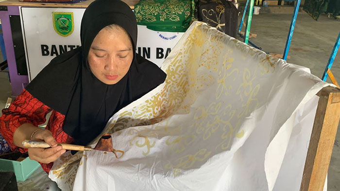 TERUS DIPROMOSIKAN: Pemkab Berau melalui Dekranasda terus mempromosikan batik Berau.