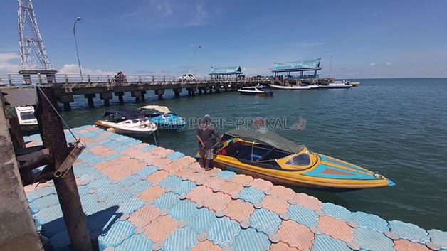 IKUT NAIK: Pihak pengusaha speedboat terpaksa menaikkan tarif penyeberangan ke pulau, akibat naiknya harga BBM.