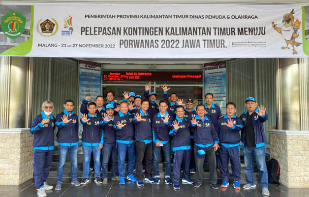 PELEPASAN: Puluhan atlet Porwanas Kaltim siap berlaga di Porwanas 2022 di Malang, dan bertekad bisa meraih prestasi lebih baik dalam klasemen akhir nanti dari yang sempat didapatkan pada Porwanas sebelumnya.