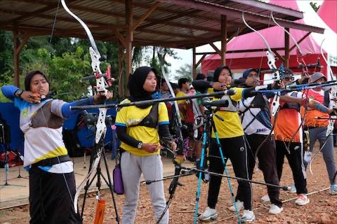 JUARA UMUM: Kabupaten Kutai Kartanegara berhasil menjadi juara umum, setelah mampu menyabet 10 medali emas di cabor panahan pada ajang Porprov VII Kaltim 2022.