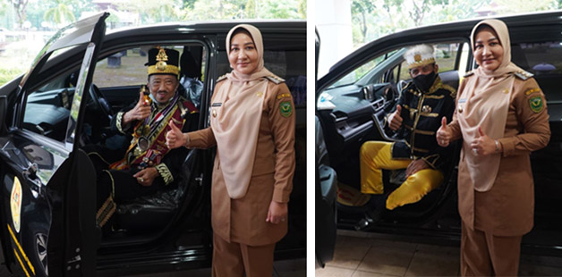 DUKUNGAN PEMERINTAH: Bupati Berau Sri Juniarsih menyerahkan mobil operasional untuk Kesultanan Gunung Tabur dan Kesultanan Sambaliung di halaman kantor bupati kemarin.