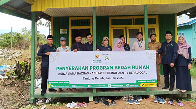 SERAH TERIMA: Baznas Berau menyalurkan rumah layak huni di dua kampung yaitu Kampung Birang, Gunung Tabur dan Kampung Gurimbang, Kecamatan Sambaliung.