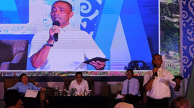 TAMPUNG ASPIRASI: Thomas Umbu Pati menjadi salah satu pemateri dalam konsultasi publik terkait revisi UU IKN di Hotel Novotel Balikpapan, Senin (6/2) lalu.
