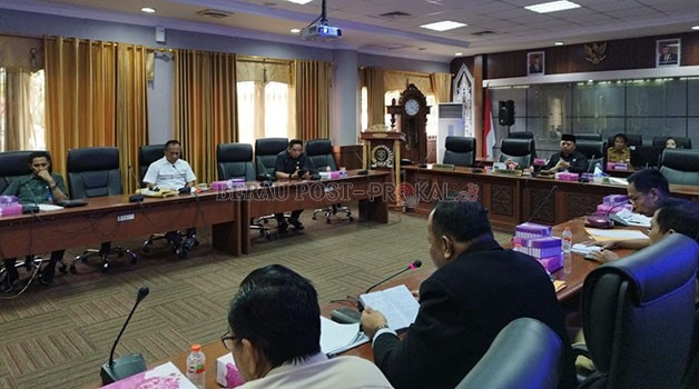 DENGAR PENDAPAT: DPRD Berau gelar Rapat Dengar Pendapat terkait evaluasi pelaksanaan Porprov Kaltim 2022, dengan Dispora dan KONI Berau, kemarin.