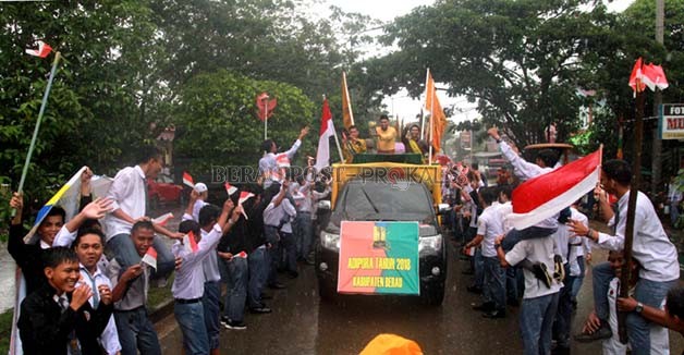 LIMA TAHUN BERLALU: Iring-iringan yang membawa Penghargaan Adipura pada 2018 lalu. Setelah itu, Berau tak mampu meraih penghargaan dari KLHK tersebut.