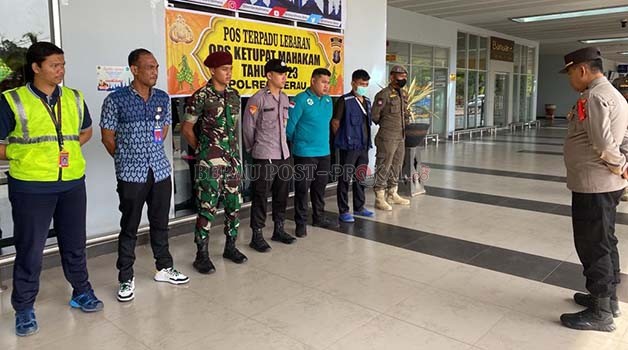 PEMERIKSAAN KESEHATAN: Dinkes Berau menyediakan posko kesehatan bagi pemudik, dan di tempat-tempat wisata.