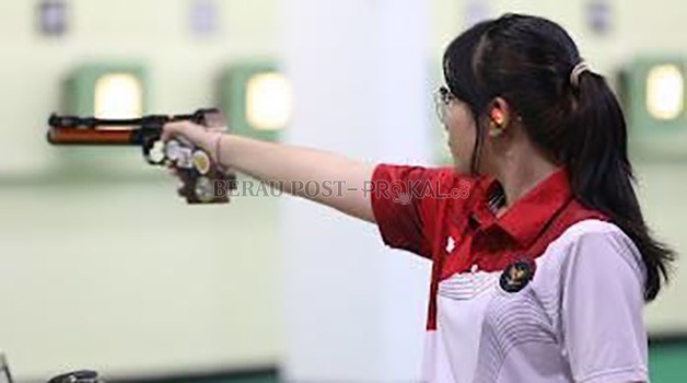 PUNYA POTENSI: Sekar Kinanti salah satu atlet menembak potensial Berau yang kini dilirik daerah lain.