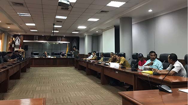 CARI SOLUSI: DPRD Berau gelar rapat dengar pendapat (RDP), guna membahas terkait permasalahan lahan perkebunan warga Kampung Tumbit Melayu, yang berada di kawasan salah satu perusahaan tambang.