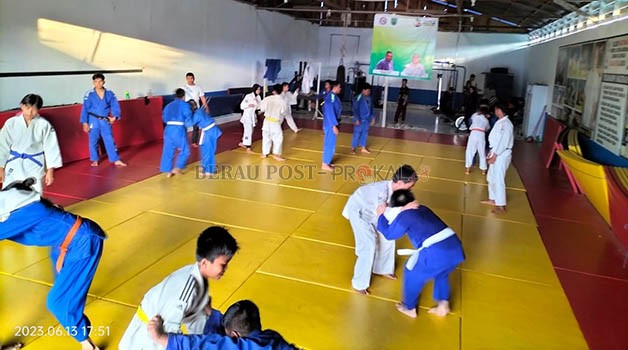 BELATIH: Atlet-atlet judo rutin berlatih guna mempersiapkan diri mengikuti beberapa kejuaraan.