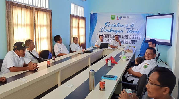 SOSIALISASI: Kegiatan Sosialisasi dan Bimbingan Teknis Gerakan Sadar Tertib Arsip di Kecamatan Tabalar.