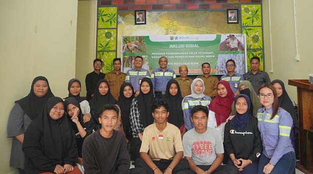 FOTO BERSAMA: Manajemen BUMA dan para peserta pelatihan berfoto bersama usai pelatihan. (depan)