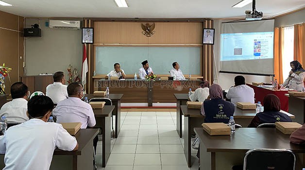 TINGKATKAN PELAYANAN: RSUD Abdul Rivai menggelar Public Hearing bersama unsur pemerintahan, pimpinan puskesmas, hingga masyarakat sipil untuk menyempurnakan standar pelayanan.