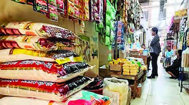 SEMBAKO: Harga kebutuhan pokok terus melambung menjelang Nataru. OPD diminta aktif untuk menekan kenaikan tersebut.