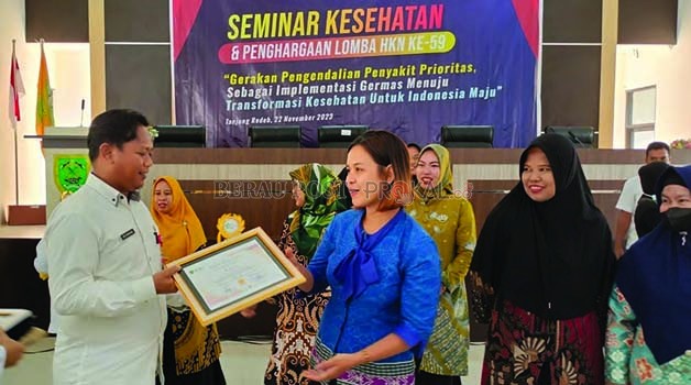 TINGKATKAN KESADARAN KESEHATAN: Melalui Hari Kesehatan Nasional ke-59, Seminar Kesehatan digelar untuk tingkatkan kesadaran dan pemahaman masyarakat menjaga kesehatan.