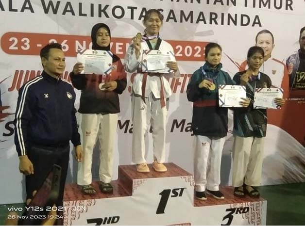 NAIK PODIUM: Salah satu atlet Berau yang berhasil naik podium dan meraih medali emas di Piala Wali Kota kemarin.