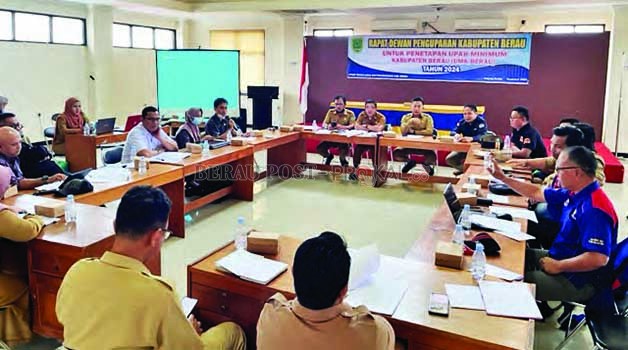 PENETAPAN UMK: Suasana pembahasan UMK 2024 di Kantor Disnakertrans Berau, (27/11).