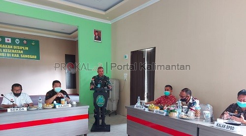 KOORDINASI: Rapat koordinasi penegakan disiplin PHB di Kodim 1204 Sanggau, Sabtu (20/6). Istimewa