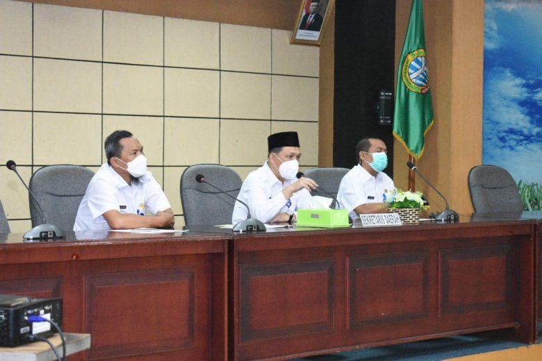 Pengarahan: Sekretaris Daerah Kota Pontianak Mulyadi saat memberikan arahan kepada para peserta Diklatsar CPNS Golongan III angkatan XCI. Istimewa