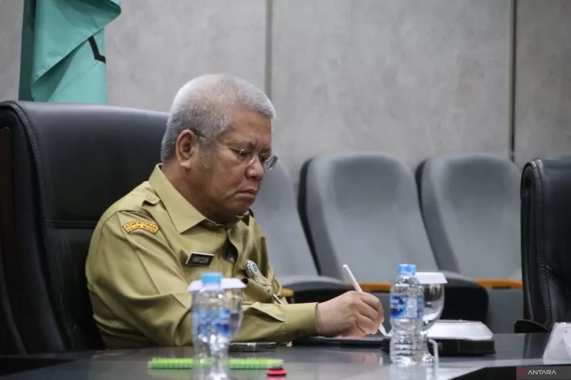 Pj Gubernur Kalbar, Harisson.