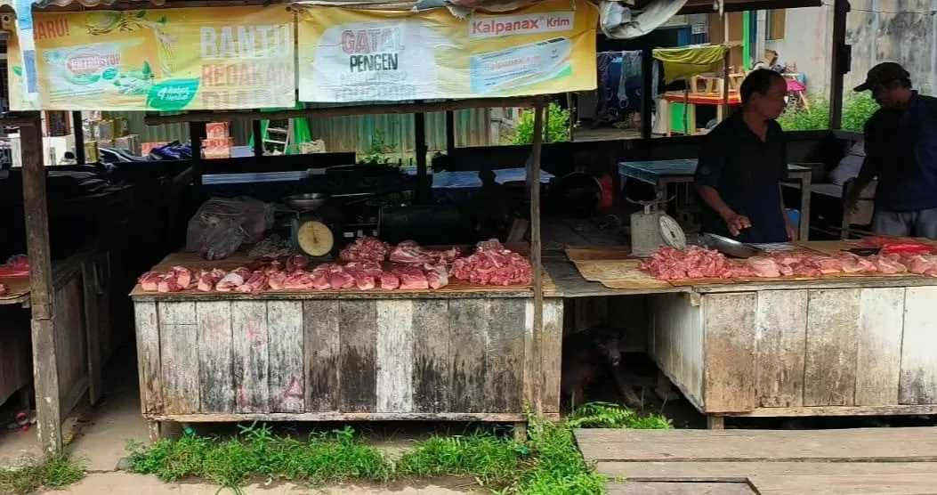 DAGING : Ketersediaan daging, khusus daging babi di Kabupaten Sanggau dirasa cukup saat menjelang Natal 2023 dan Tahun Baru 2024. (ISTIMEWA)