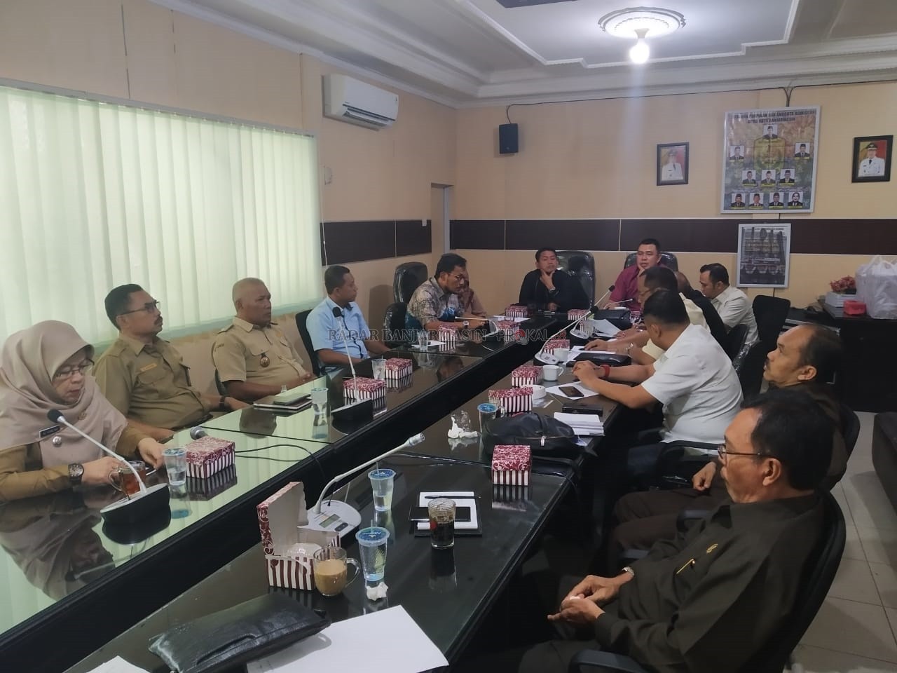 RAPAT KOORDINASI: Komisi IV dan Pelindo bertemu di Gedung DPRD Banjarmasin. Pelindo mengingatkan pemko tentang pentingnya pembebasan lahan di Barito Ilir. | FOTO: FAHRIADI NUR/RADAR BANJARMASIN