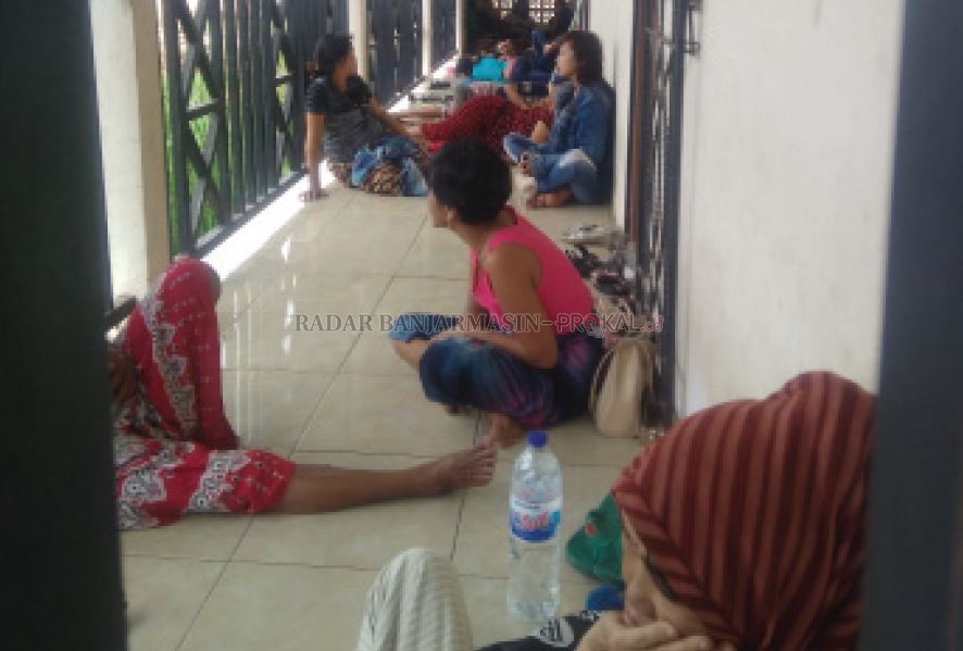 LESEHAN: Rumah Singgah Baiman harus menampung banyak penghuni sementara. | Foto: Donny Muslim/Radar Banjarmasin