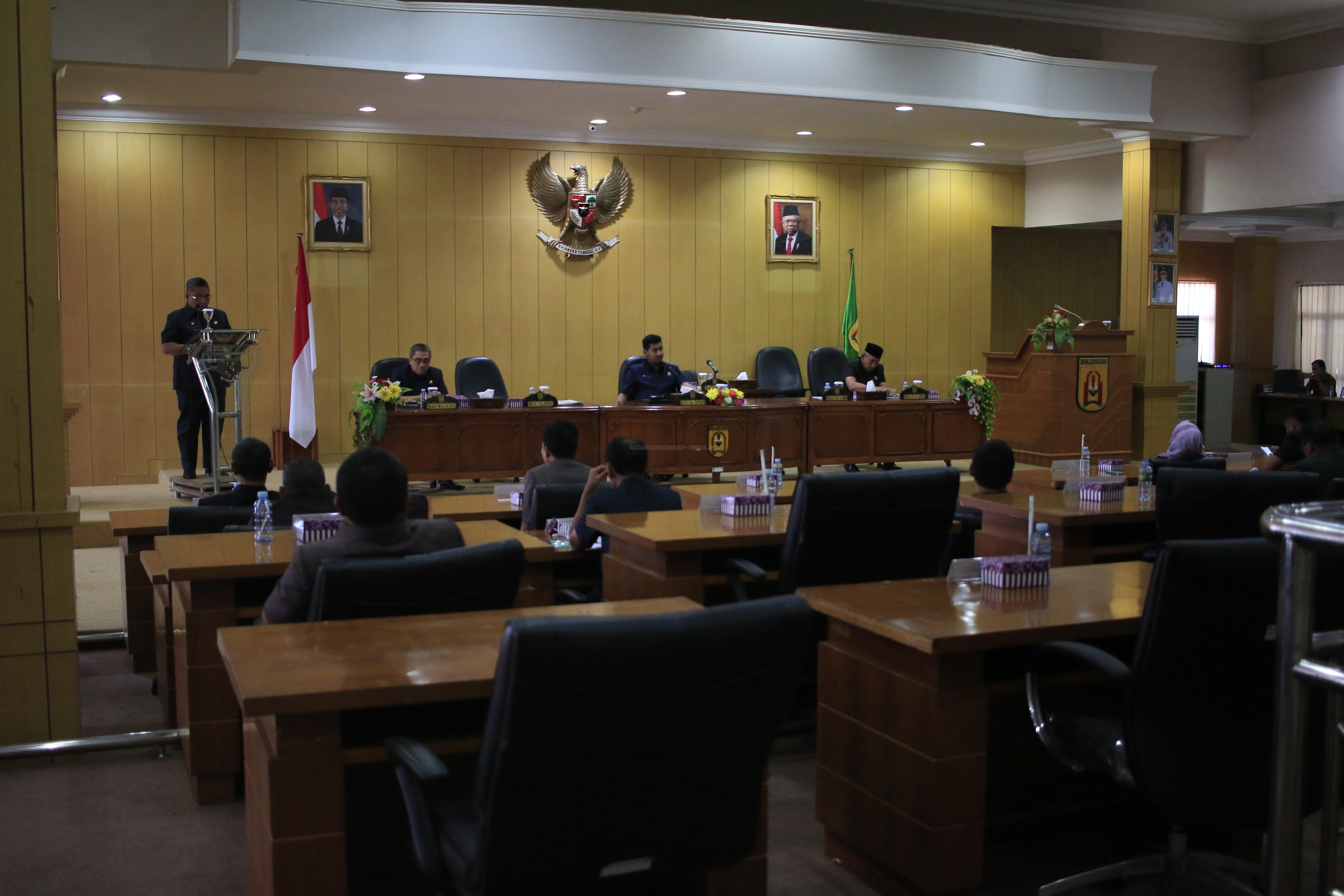 PARIPURNA KEDUA: DPRD Banjarbaru bersama Pemko Banjarbaru menggelar rapat paripurna dengan agenda pandangan umum fraksi terhadap tiga Raperda. | Foto: Muhammad Rifani/Radar Banjarmasin